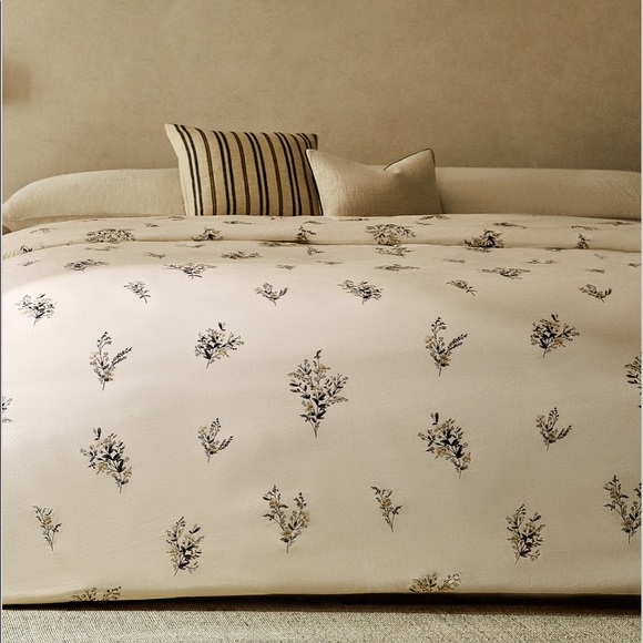 Zara Other - Zara Home mini bouquet duvet cover Queen